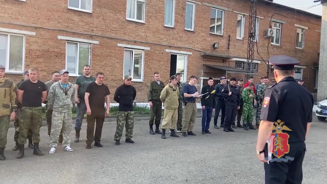 На поиски мужчины, 6 июня потерявшегося в Емельяновском районе, направлен сводный отряд полиции с близлежащих городов